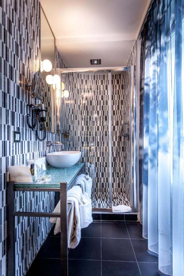Apostrophe Hotel Париж Екстериор снимка